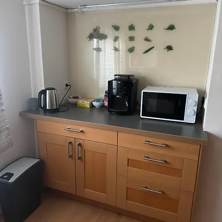 بيت للعطل 2 Bedrooms, 2 Baths House With A Living An Upstairs Reception Rea غيراسدورف بي فيين
