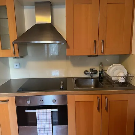 Dom wakacyjny 2 Bedrooms, 2 Baths House With A Living An Upstairs Reception Rea