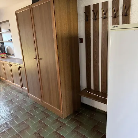 بيت للعطل 2 Bedrooms, 2 Baths House With A Living An Upstairs Reception Rea *