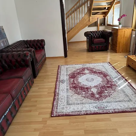 2 Bedrooms, 2 Baths House With A Living An Upstairs Reception Rea Wiedeń