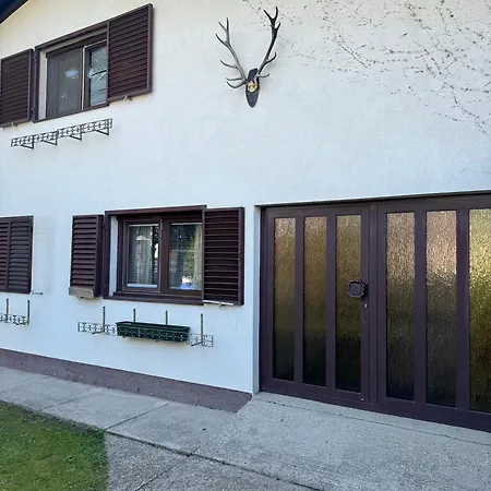 Dom wakacyjny 2 Bedrooms, 2 Baths House With A Living An Upstairs Reception Rea